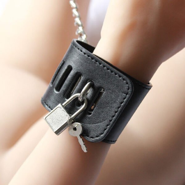 4d27c54c-fe1b-4a0c-82fd-0a52e317fab8.jpg New Binding Toy Hand Footcuff